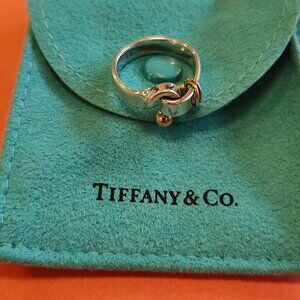 Tiffany & Co Hook & Eye Ring 18kt
